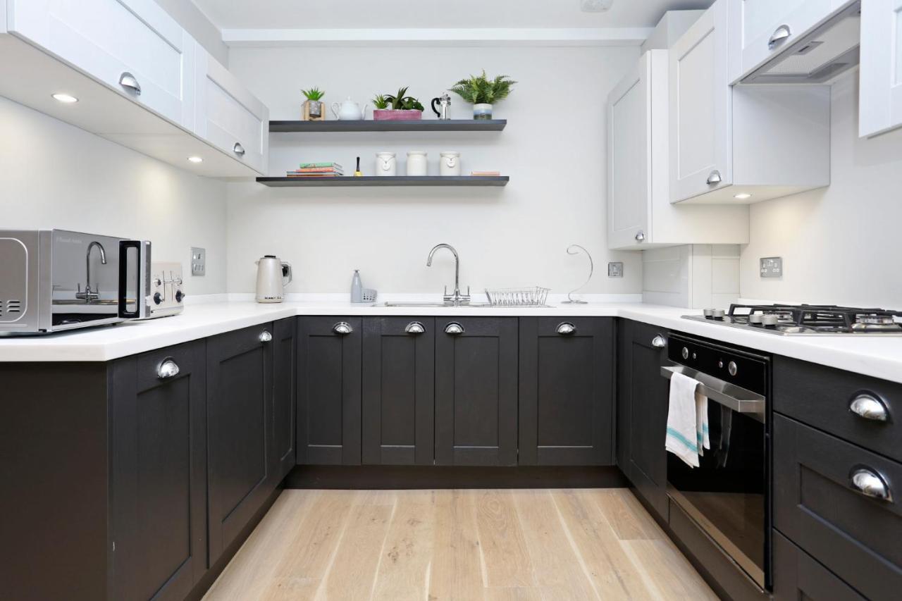 Joivy Refurbished Home On The Royal Mile Edinburgh Exterior photo